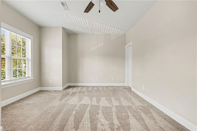 8 Viburnum Lane, Greensboro, NC 27455
