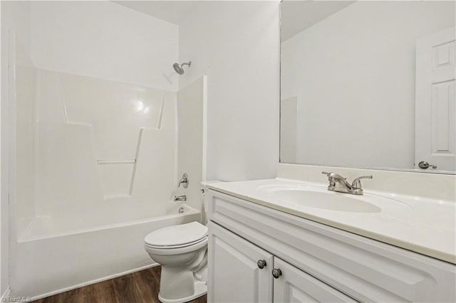 8 Viburnum Lane, Greensboro, NC 27455