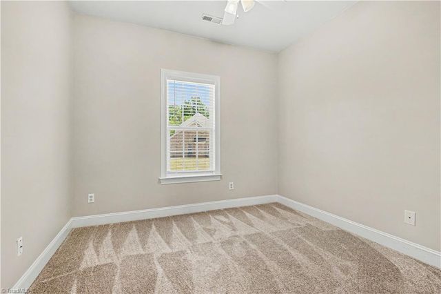 8 Viburnum Lane, Greensboro, NC 27455