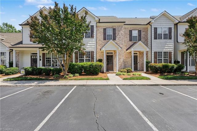 8 Viburnum Lane, Greensboro, NC 27455