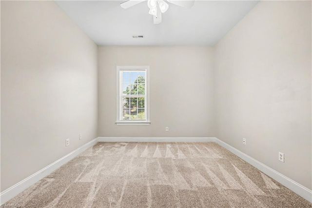 8 Viburnum Lane, Greensboro, NC 27455