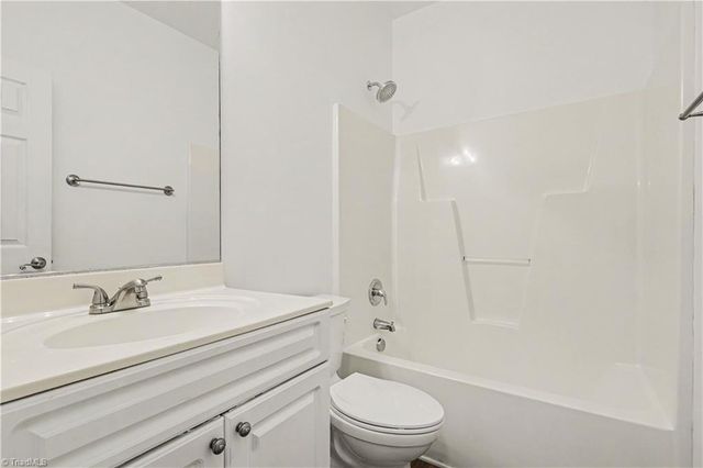 8 Viburnum Lane, Greensboro, NC 27455