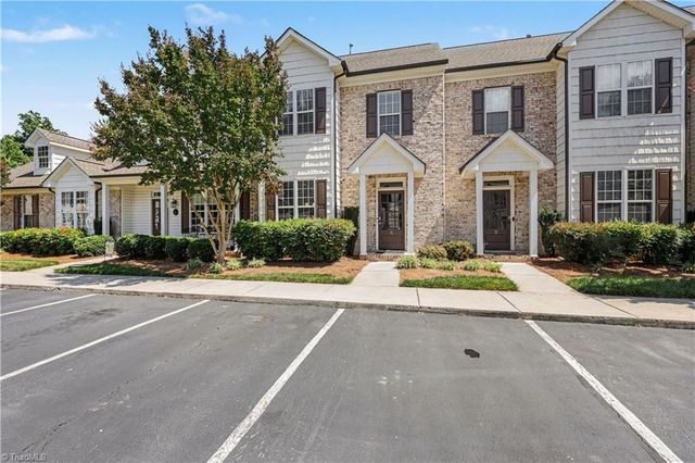 8 Viburnum Lane, Greensboro, NC 27455