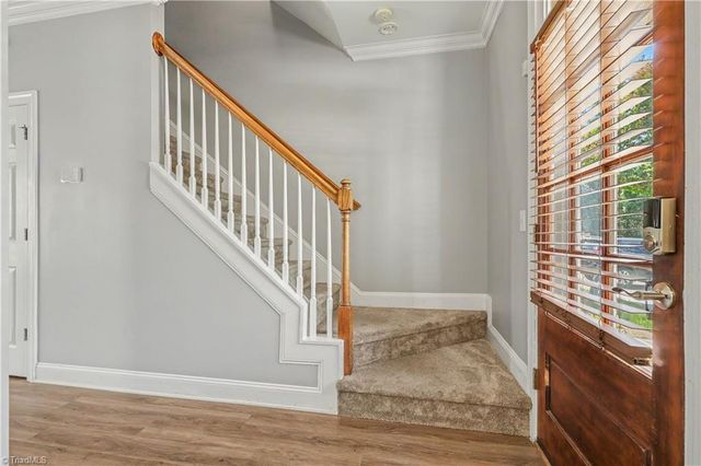 8 Viburnum Lane, Greensboro, NC 27455