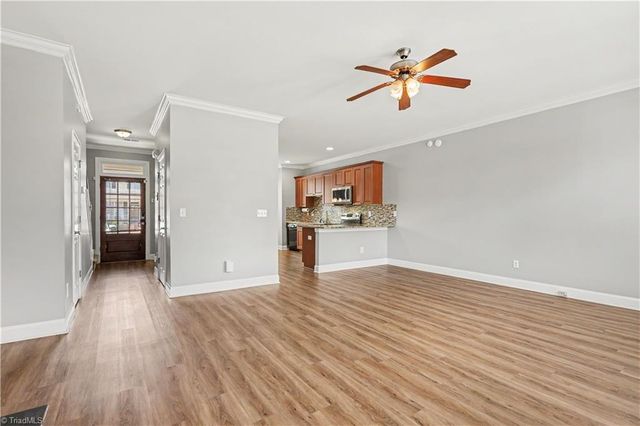 8 Viburnum Lane, Greensboro, NC 27455