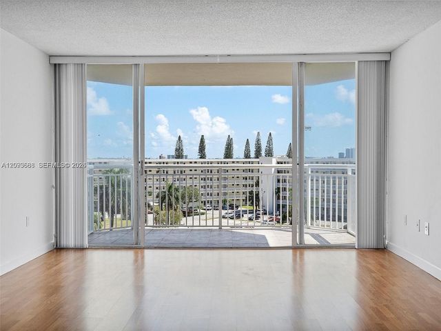 18021 Biscayne Boulevard 603, Aventura, FL 33160
