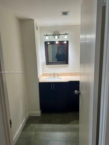 18021 Biscayne Boulevard 603, Aventura, FL 33160