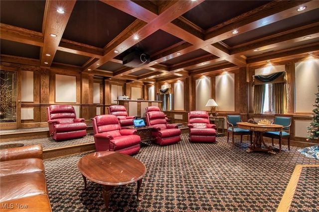 347 State Route 14, Columbiana, OH 44408