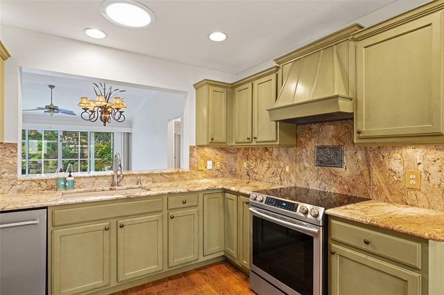 1110 SALIDO AVENUE, The Villages, FL 32159