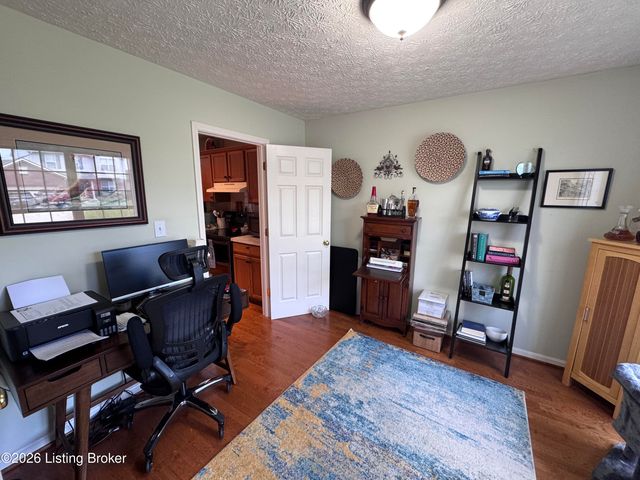 5100 Middlesex Dr, Louisville, KY 40245