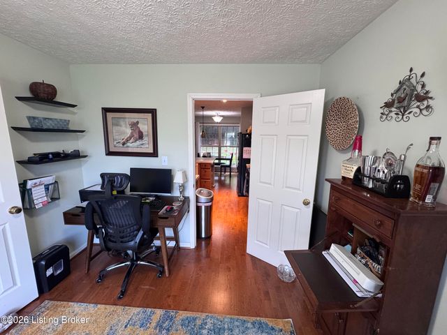 5100 Middlesex Dr, Louisville, KY 40245