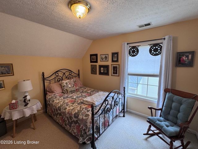 5100 Middlesex Dr, Louisville, KY 40245