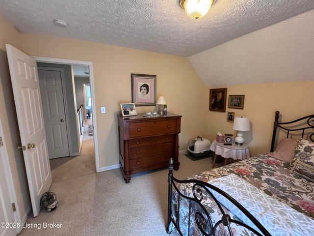 5100 Middlesex Dr, Louisville, KY 40245