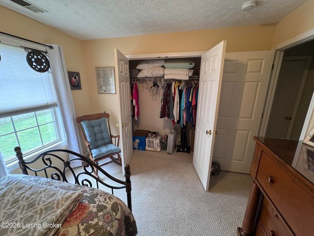 5100 Middlesex Dr, Louisville, KY 40245