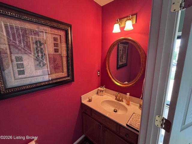 5100 Middlesex Dr, Louisville, KY 40245