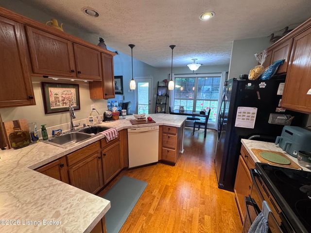 5100 Middlesex Dr, Louisville, KY 40245