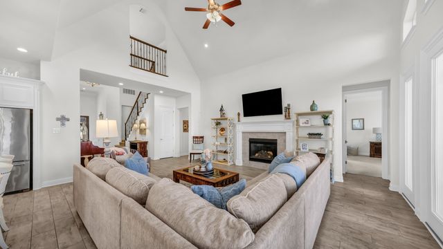 1709 Roundtree Circle E, Fort Worth, TX 76008