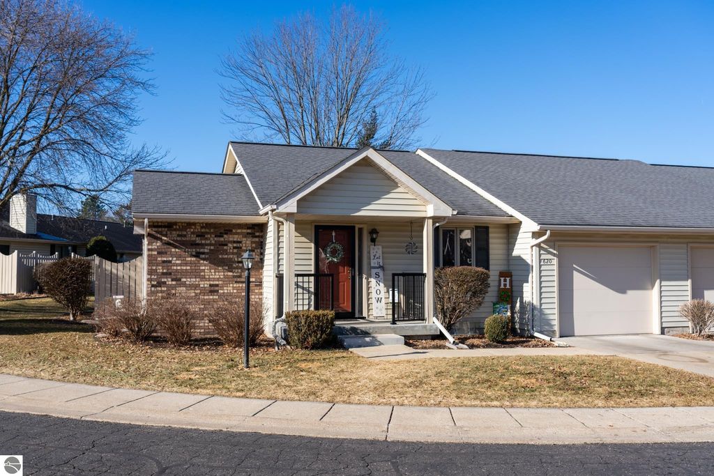 620 Cherrywood Lane, Mt Pleasant, MI 48858