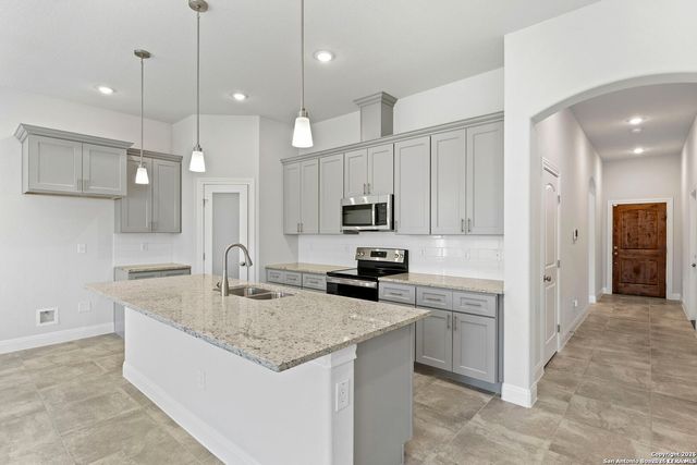 301 Club View E, Seguin, TX 78155