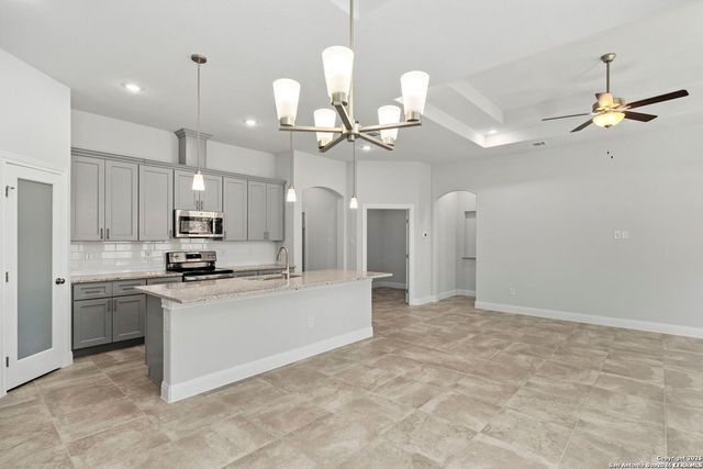 301 Club View E, Seguin, TX 78155