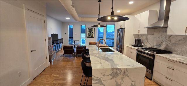 3725 Butler St. 503, Lawrenceville, PA 15201