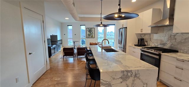 3725 Butler St. 503, Lawrenceville, PA 15201