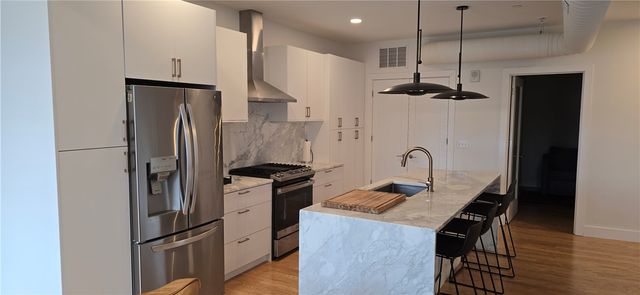 3725 Butler St. 503, Lawrenceville, PA 15201