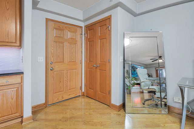 4833 N Olcott Avenue 201, Harwood Heights, IL 60706