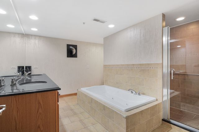 4833 N Olcott Avenue 201, Harwood Heights, IL 60706