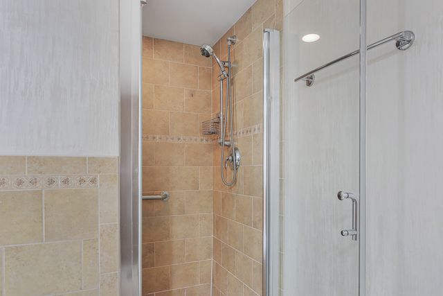 4833 N Olcott Avenue 201, Harwood Heights, IL 60706