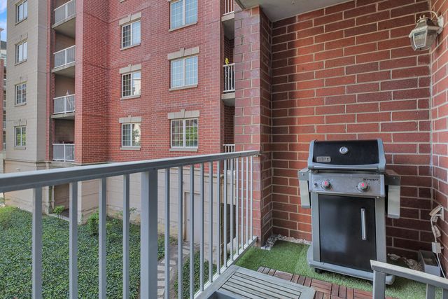 4833 N Olcott Avenue 201, Harwood Heights, IL 60706