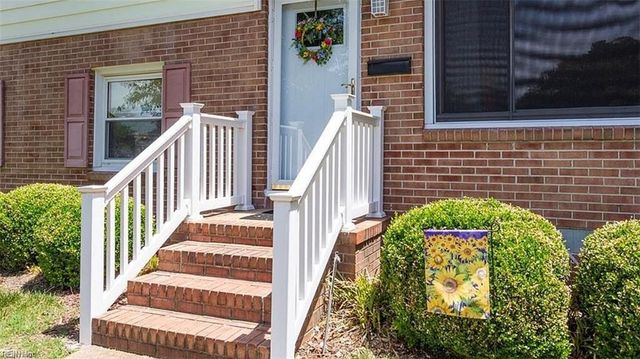 131 Madrid DR, Hampton, VA 23669