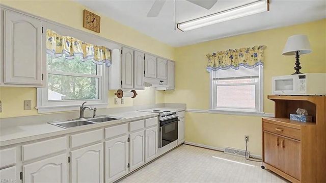 131 Madrid DR, Hampton, VA 23669