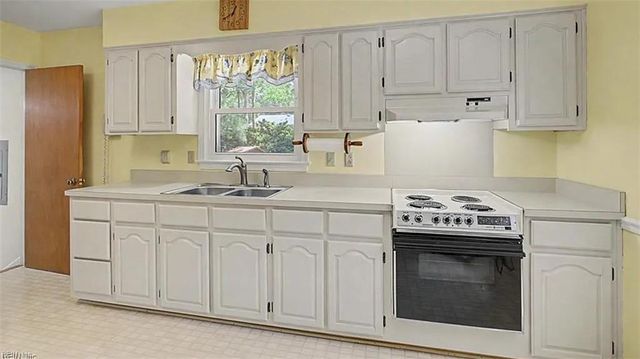 131 Madrid DR, Hampton, VA 23669