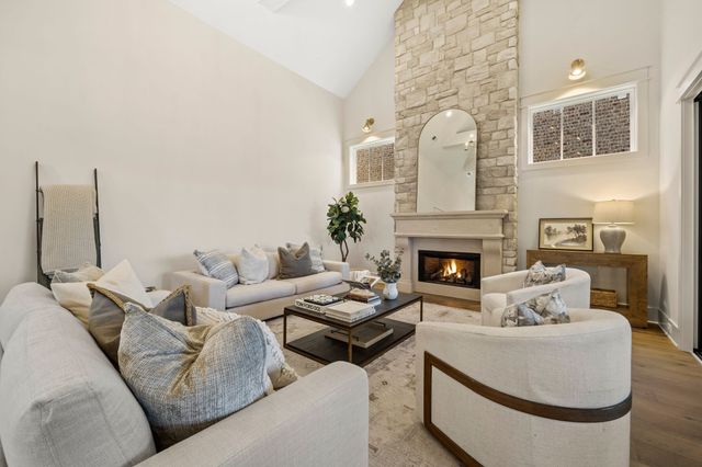 1304 McQuiddy Rd, Nashville, TN 37221