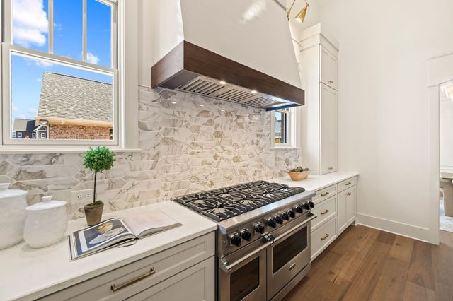 1304 McQuiddy Rd, Nashville, TN 37221