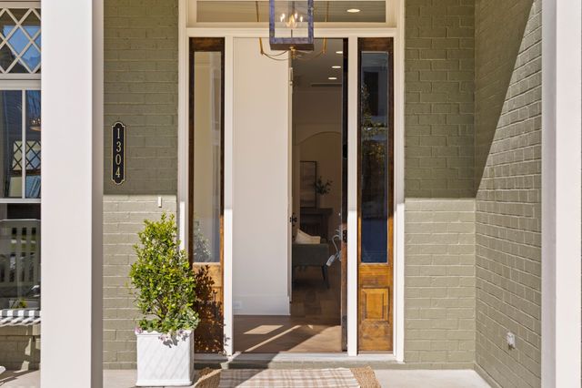 1304 McQuiddy Rd, Nashville, TN 37221