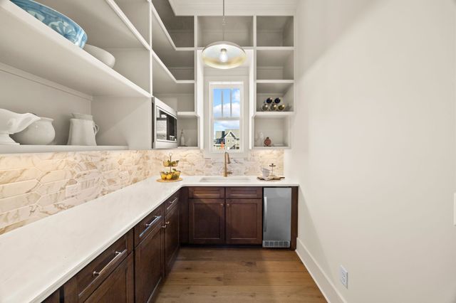 1304 McQuiddy Rd, Nashville, TN 37221