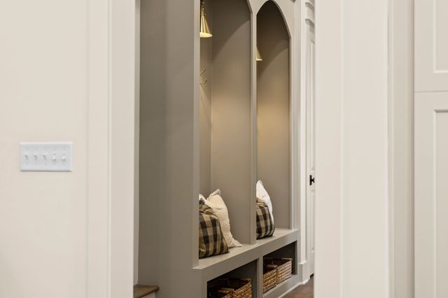 1304 McQuiddy Rd, Nashville, TN 37221