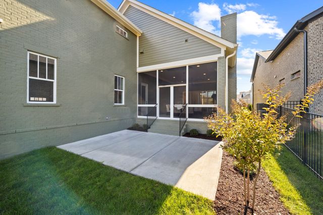 1304 McQuiddy Rd, Nashville, TN 37221