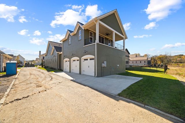 1304 McQuiddy Rd, Nashville, TN 37221