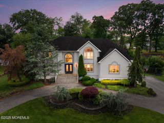 11 Hemingway Court, Morganville, NJ 07751