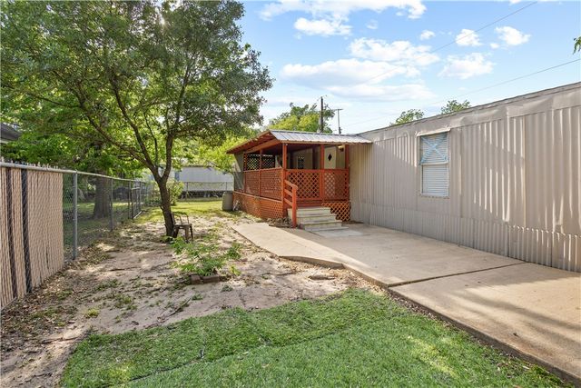 1212 Suncrest Street, Bryan, TX 77803