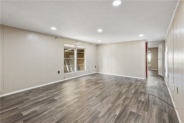 1212 Suncrest Street, Bryan, TX 77803