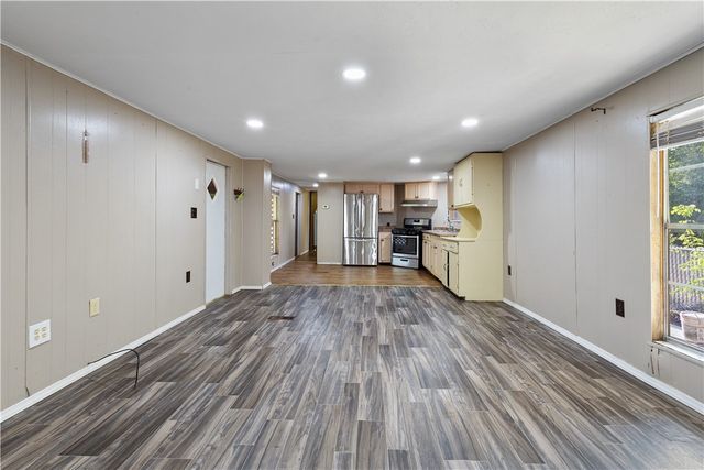 1212 Suncrest Street, Bryan, TX 77803