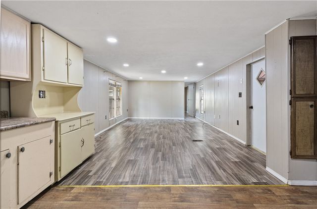 1212 Suncrest Street, Bryan, TX 77803