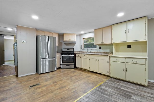 1212 Suncrest Street, Bryan, TX 77803