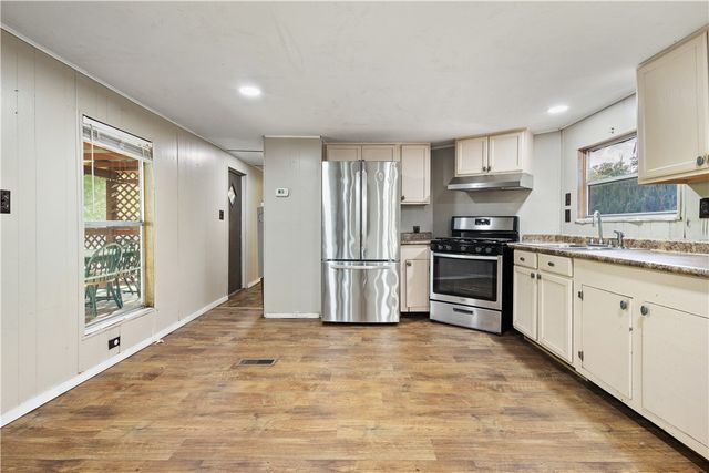 1212 Suncrest Street, Bryan, TX 77803