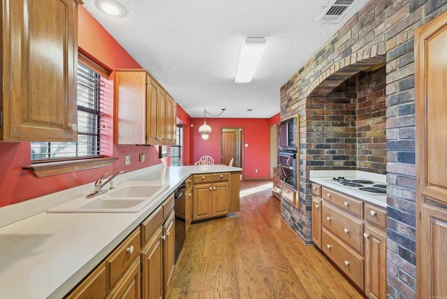 14 Shady Valley Drive, Conway, AR 72034