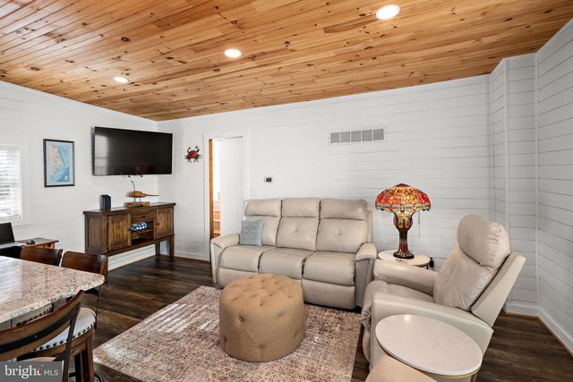 8 VIRGINIA AVE, Milton, DE 19968